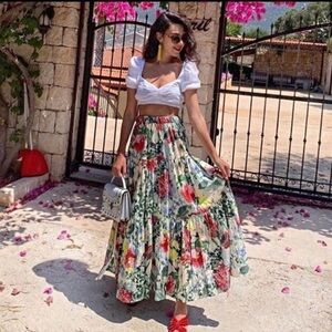 Zara Floral Print Ruffled Skirt Size S-M